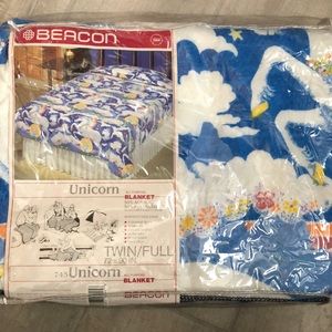 New Unicorn Vintage Twin Blanket